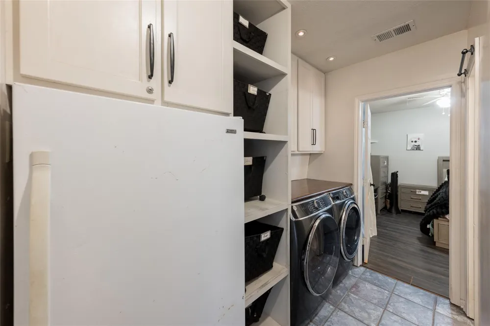 5501 Pecos Street Dickinson, TX 77539