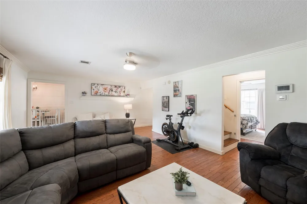 5501 Pecos Street Dickinson, TX 77539