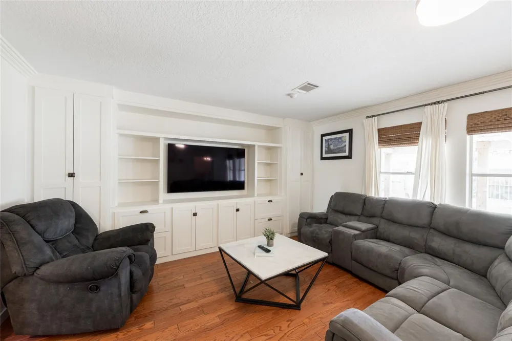 5501 Pecos Street Dickinson, TX 77539