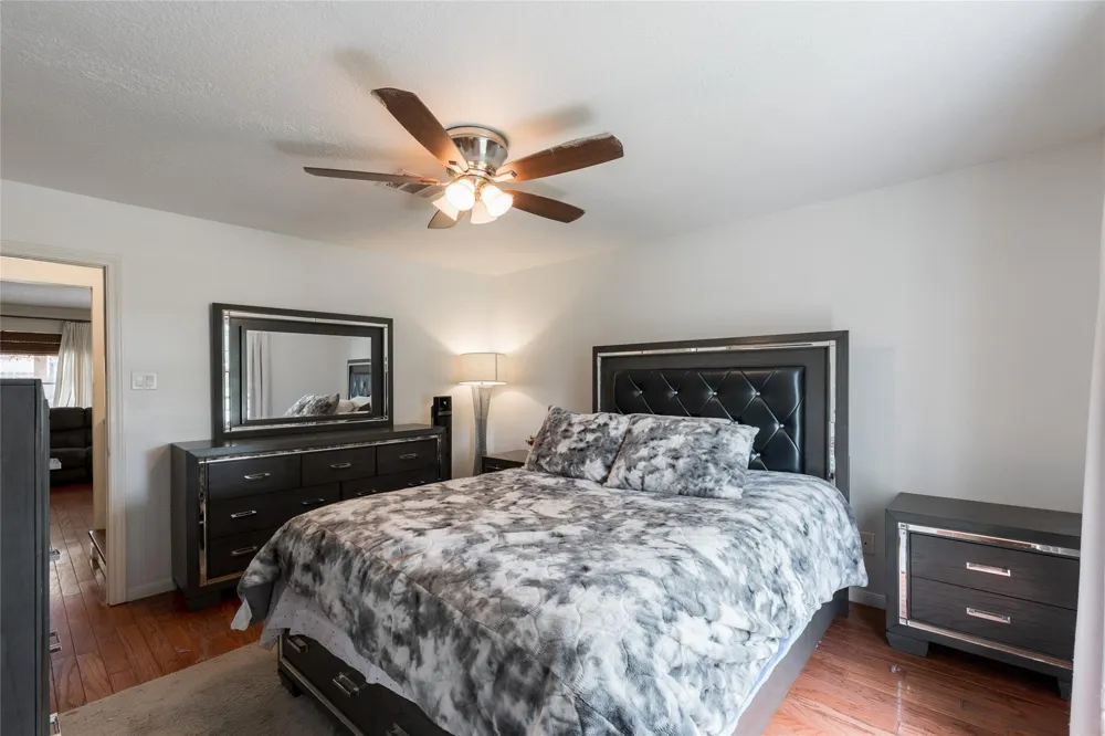 5501 Pecos Street Dickinson, TX 77539
