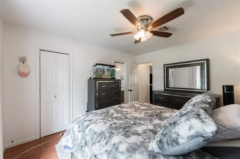 5501 Pecos Street Dickinson, TX 77539