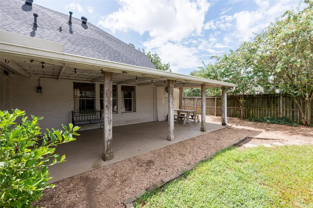 5501 Pecos Street Dickinson, TX 77539