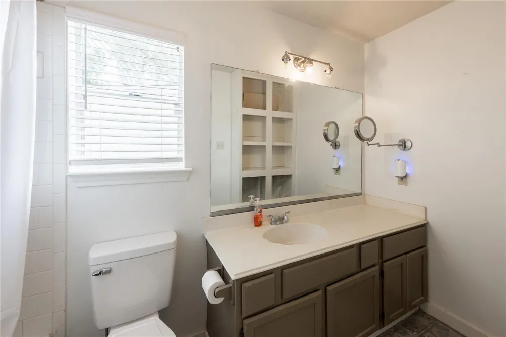 5501 Pecos Street Dickinson, TX 77539