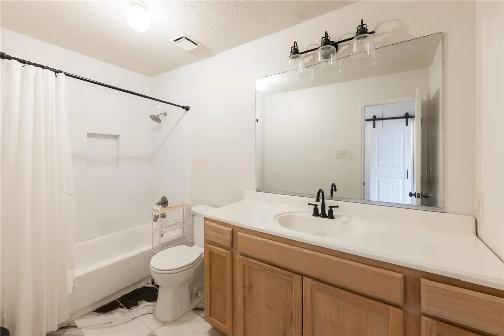 5501 Pecos Street Dickinson, TX 77539