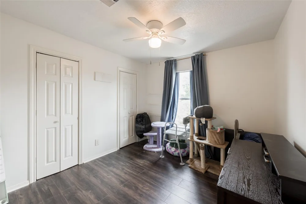 5501 Pecos Street Dickinson, TX 77539