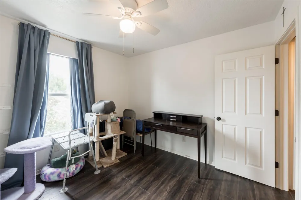 5501 Pecos Street Dickinson, TX 77539