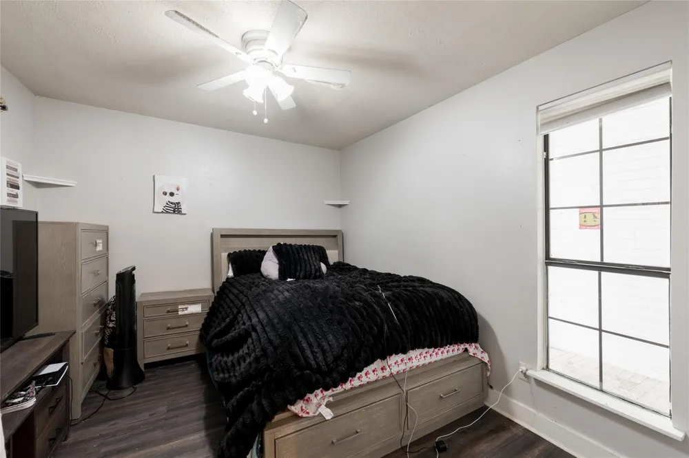 5501 Pecos Street Dickinson, TX 77539