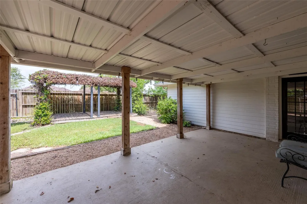 5501 Pecos Street Dickinson, TX 77539