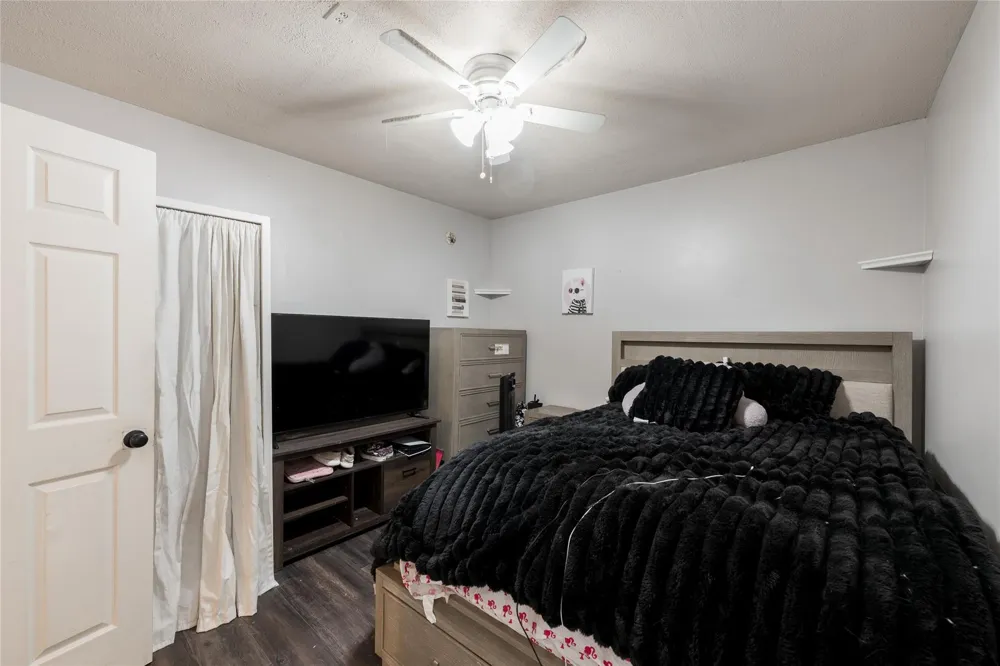 5501 Pecos Street Dickinson, TX 77539