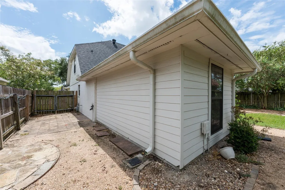 5501 Pecos Street Dickinson, TX 77539