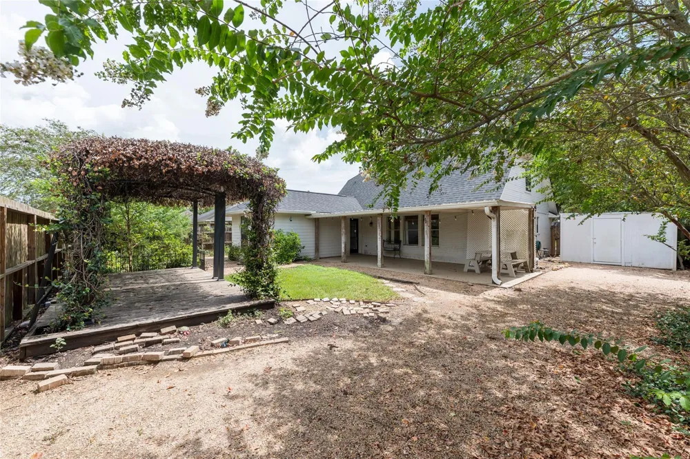 5501 Pecos Street Dickinson, TX 77539