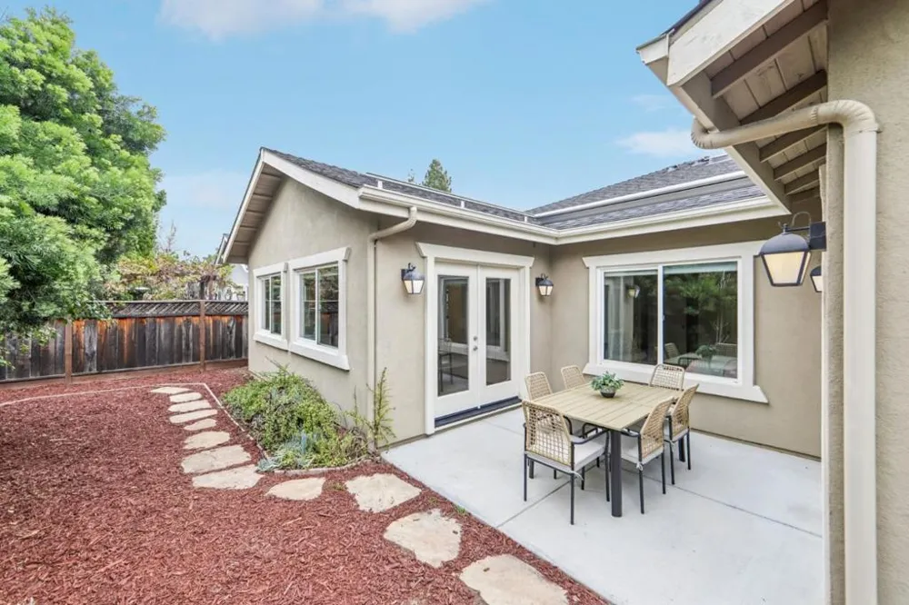 15 Colleen Way Campbell, CA 95008