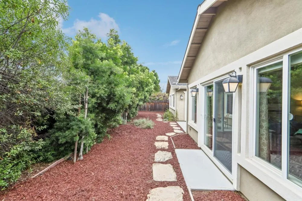 15 Colleen Way Campbell, CA 95008