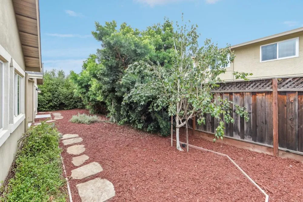 15 Colleen Way Campbell, CA 95008