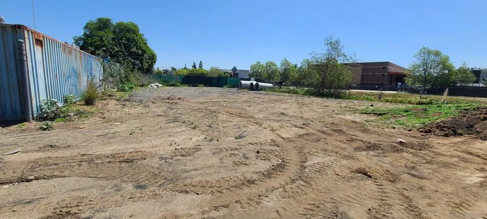 11457 El Nopal Lakeside, CA 92040