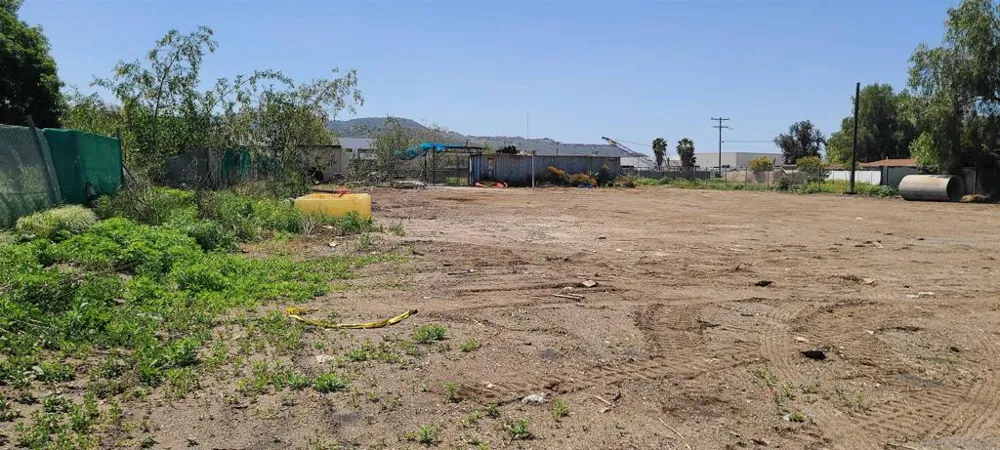 11457 El Nopal Lakeside, CA 92040