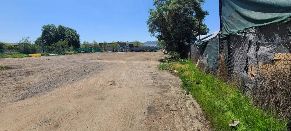 11457 El Nopal Lakeside, CA 92040