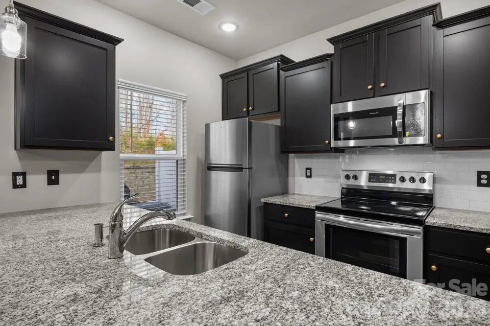 8105 Alderton Lane Charlotte, NC 28215