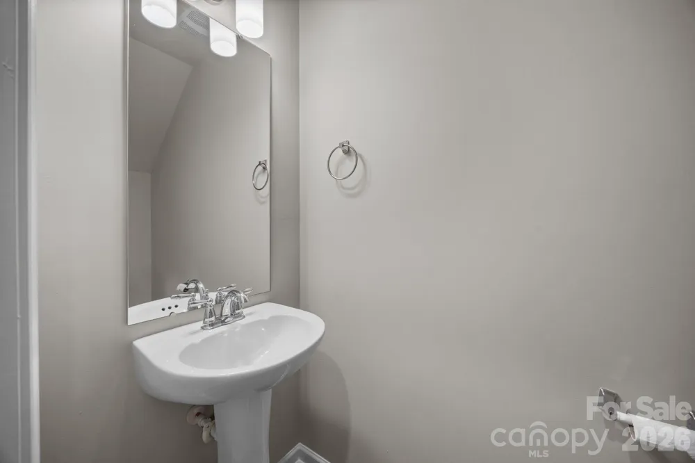 8105 Alderton Lane Charlotte, NC 28215