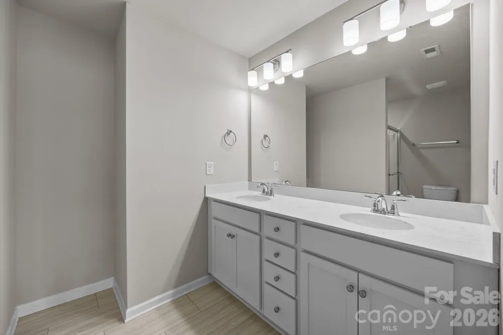 8105 Alderton Lane Charlotte, NC 28215