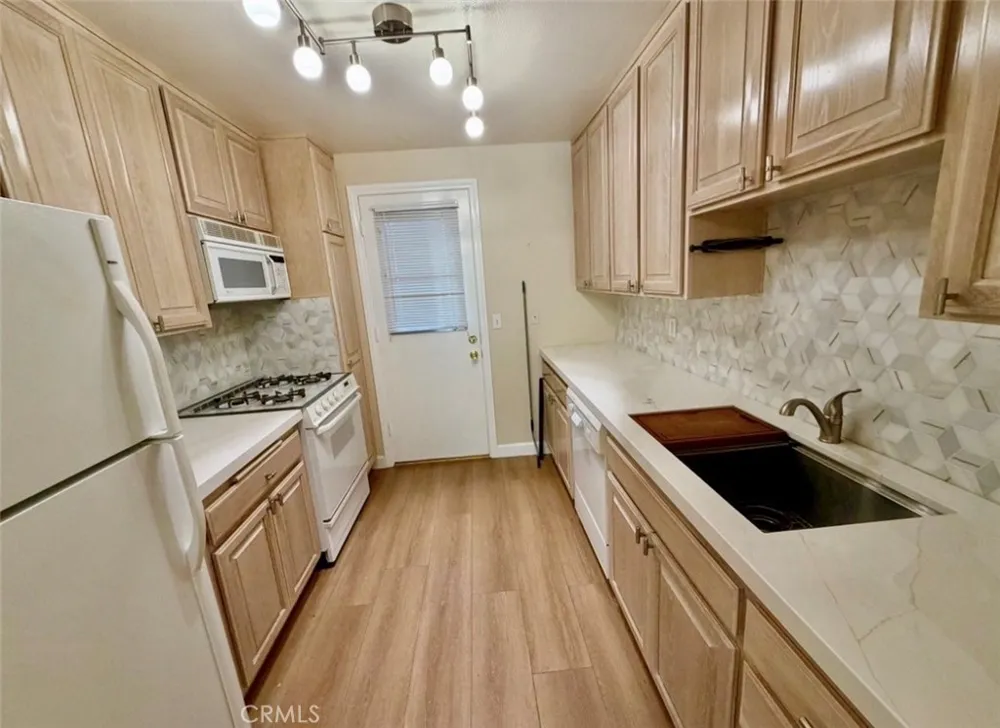 11311 Tampa Avenue #31 Porter Ranch, CA 91326