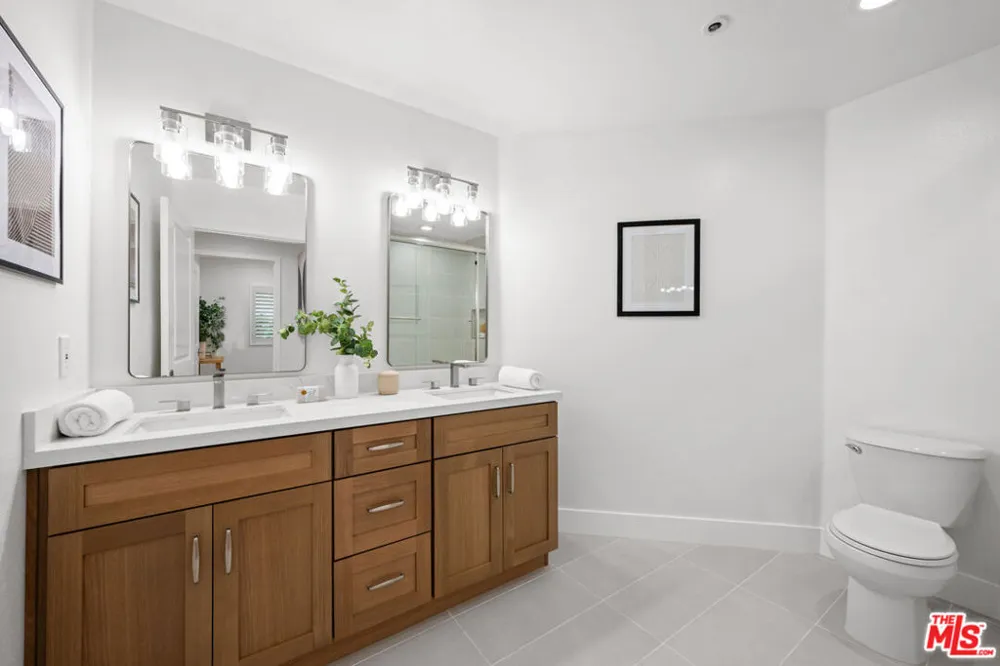 11115 Acama Street #104 Studio City, CA 91602