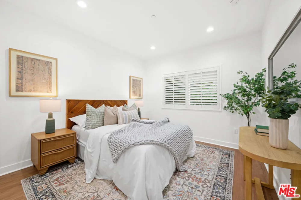 11115 Acama Street #104 Studio City, CA 91602