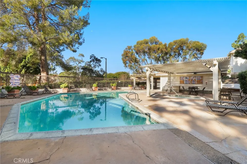 25701 View Pointe #8C Lake Forest, CA 92630