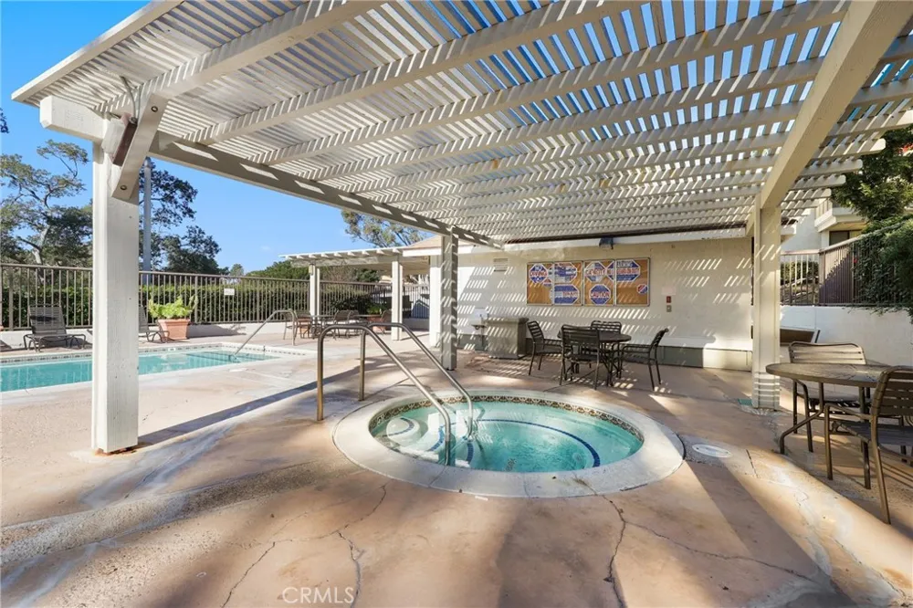 25701 View Pointe #8C Lake Forest, CA 92630