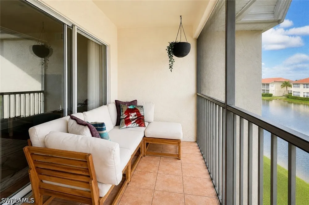Saint Croix Lane #935 Naples, FL 34109