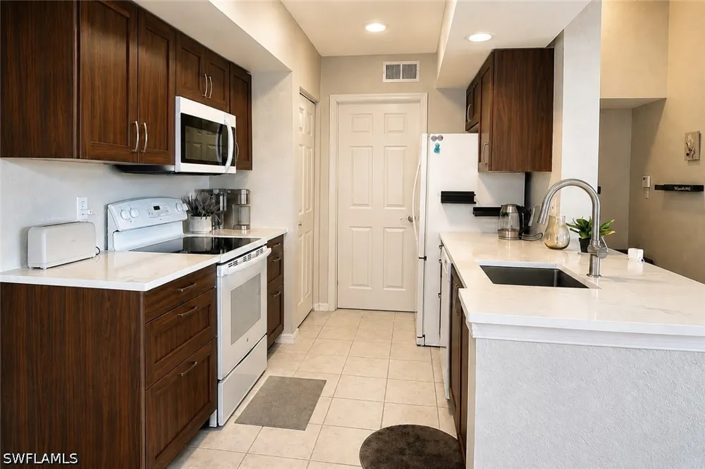Saint Croix Lane #935 Naples, FL 34109