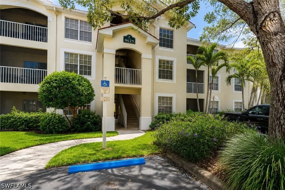 Saint Croix Lane #935 Naples, FL 34109