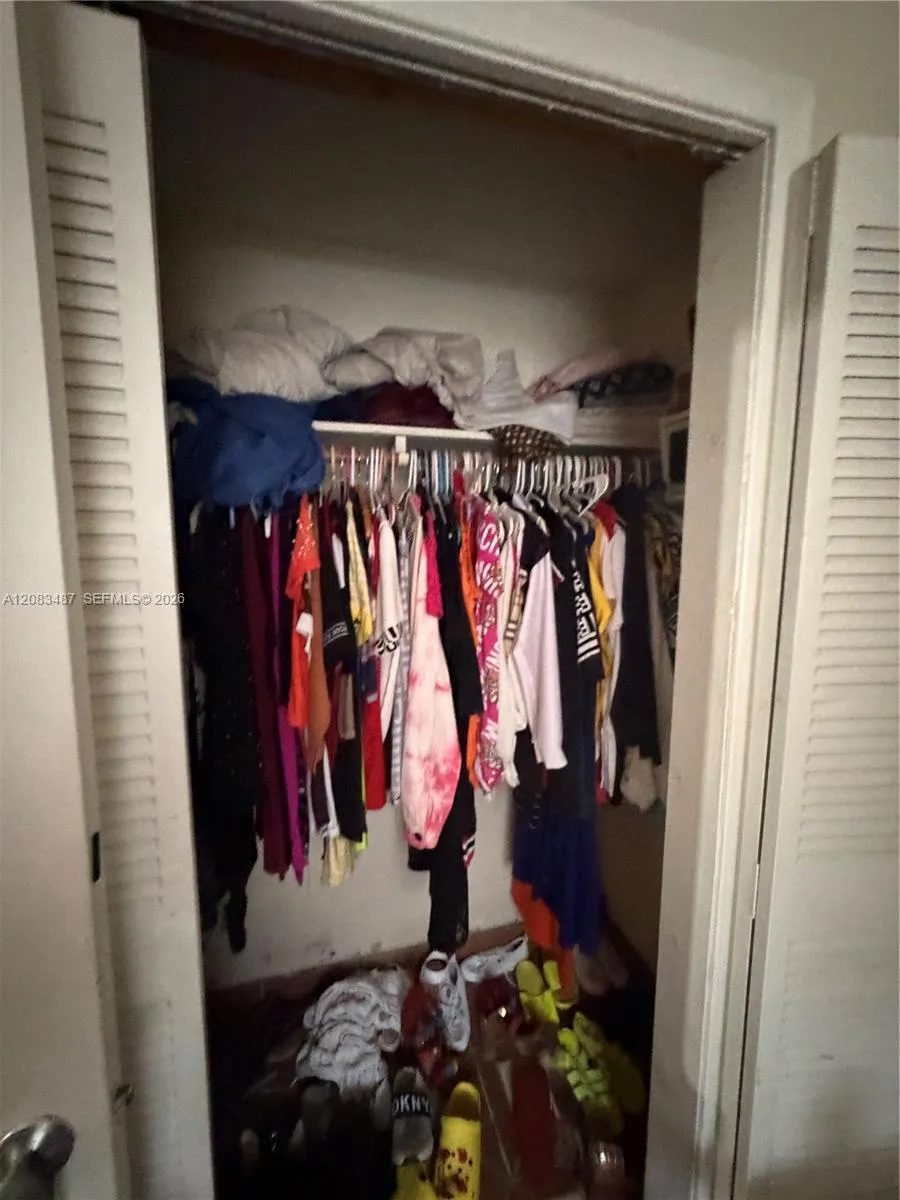 3245 NW 34th St Miami, FL 33142