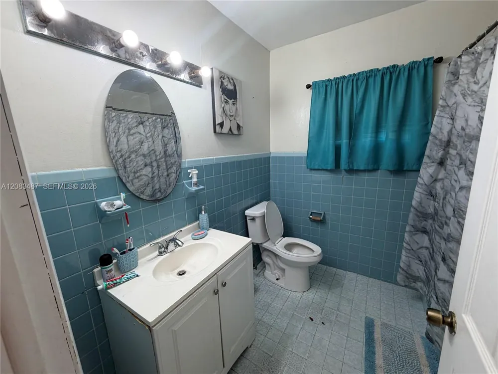 3245 NW 34th St Miami, FL 33142