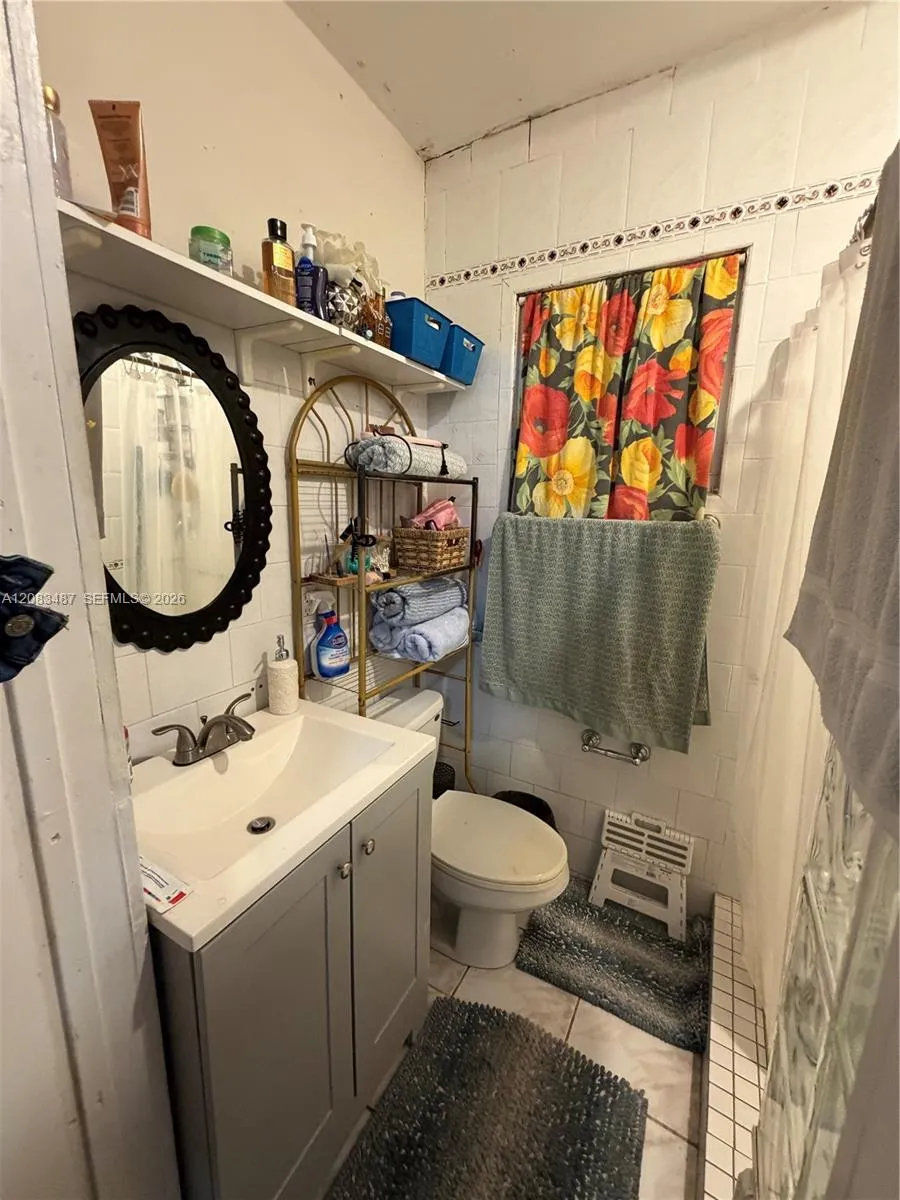 3245 NW 34th St Miami, FL 33142