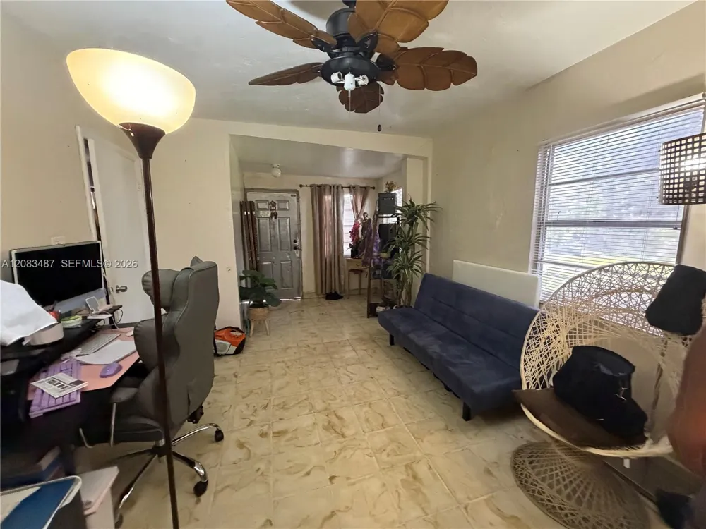 3245 NW 34th St Miami, FL 33142