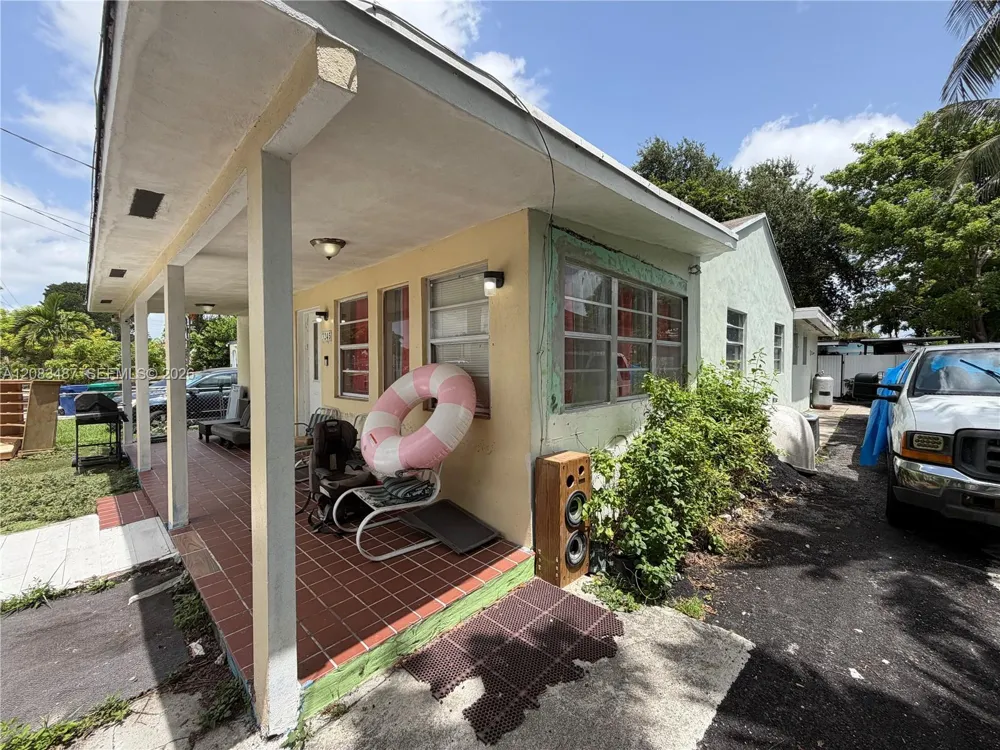 3245 NW 34th St Miami, FL 33142