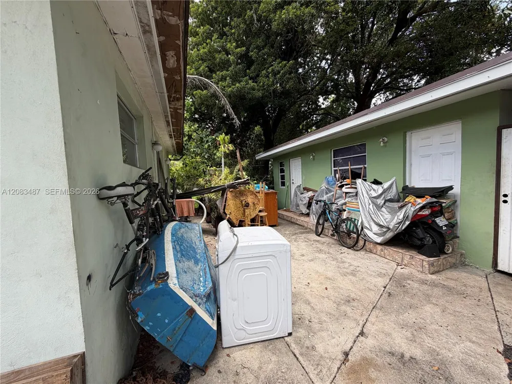 3245 NW 34th St Miami, FL 33142