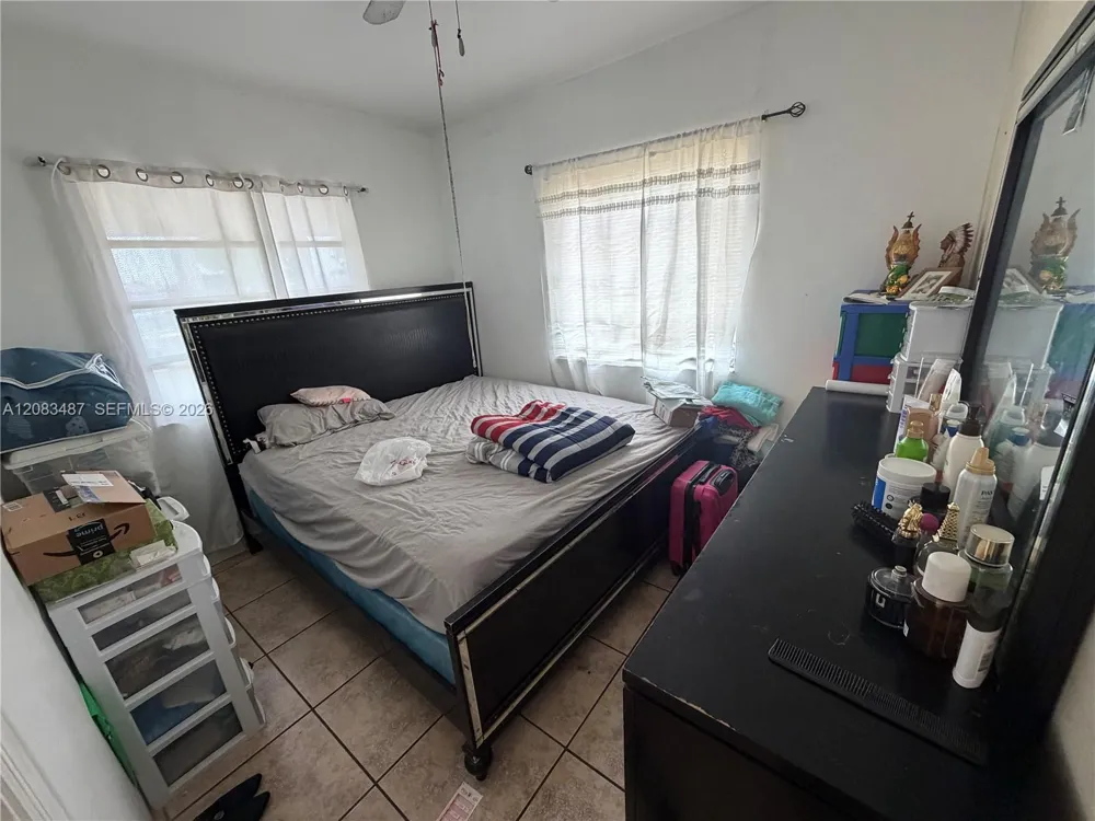 3245 NW 34th St Miami, FL 33142