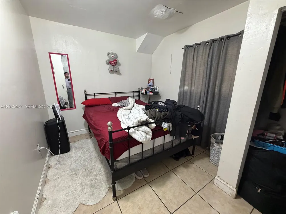 3245 NW 34th St Miami, FL 33142