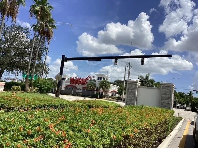 4915 NW 47th Ter Tamarac, FL 33319