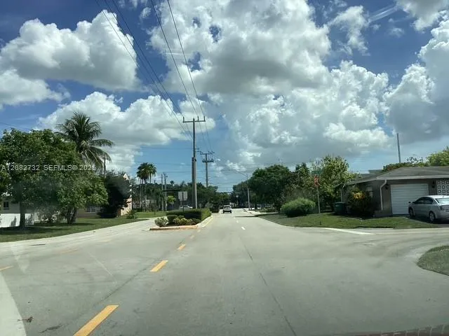 4915 NW 47th Ter Tamarac, FL 33319