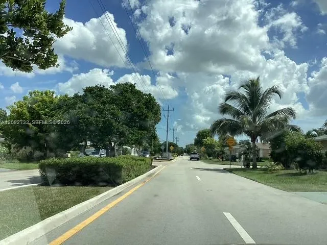 4915 NW 47th Ter Tamarac, FL 33319