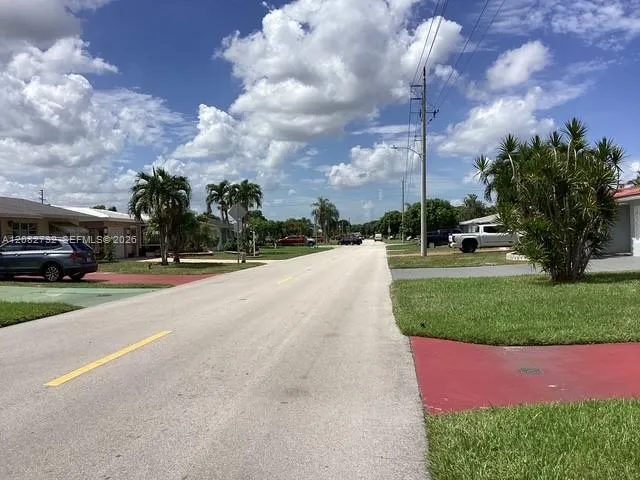 4915 NW 47th Ter Tamarac, FL 33319