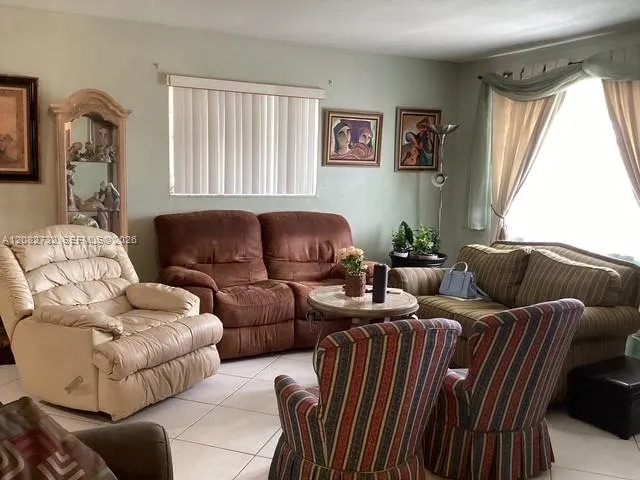 4915 NW 47th Ter Tamarac, FL 33319