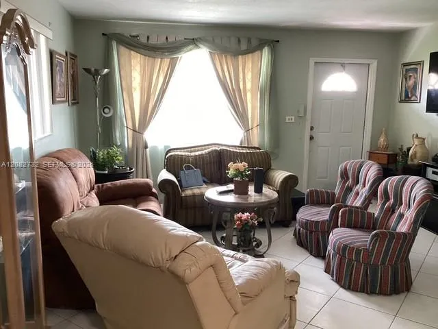 4915 NW 47th Ter Tamarac, FL 33319