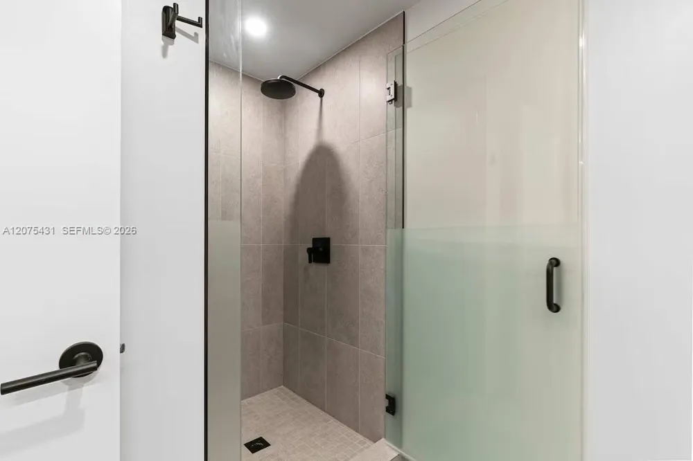 121 NE 5th St #1711 Miami, FL 33132