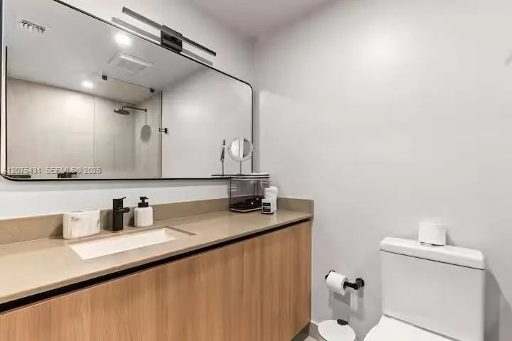 121 NE 5th St #1711 Miami, FL 33132