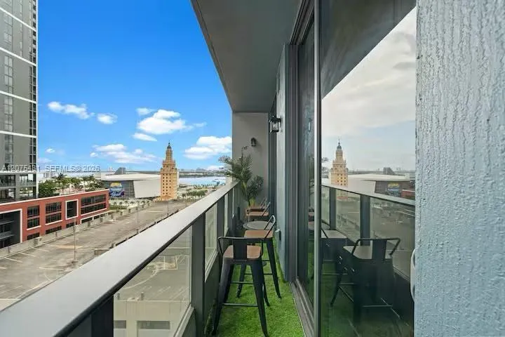 121 NE 5th St #1711 Miami, FL 33132