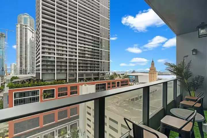 121 NE 5th St #1711 Miami, FL 33132